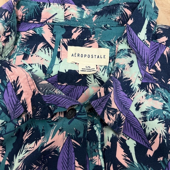 6 Button Shirt Bundle (Different Sizes) - Picture 12 of 16